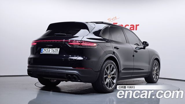 Porsche Cayenne 2021 — photo 2