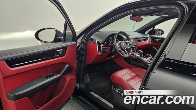Porsche Cayenne 2021 — photo 13