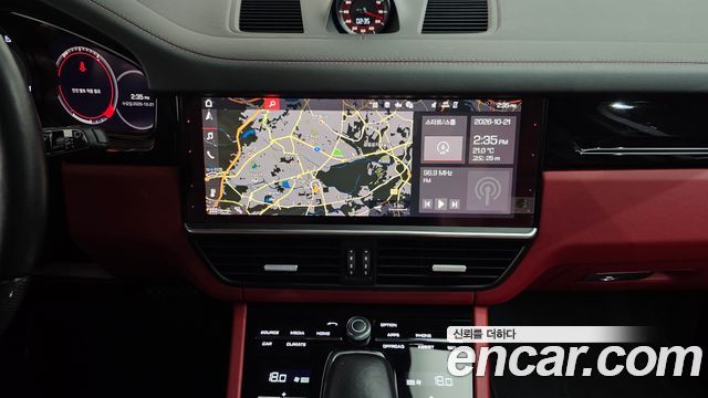 Porsche Cayenne 2021 — photo 18