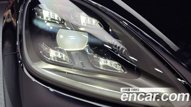 Porsche Cayenne 2021 — photo 8
