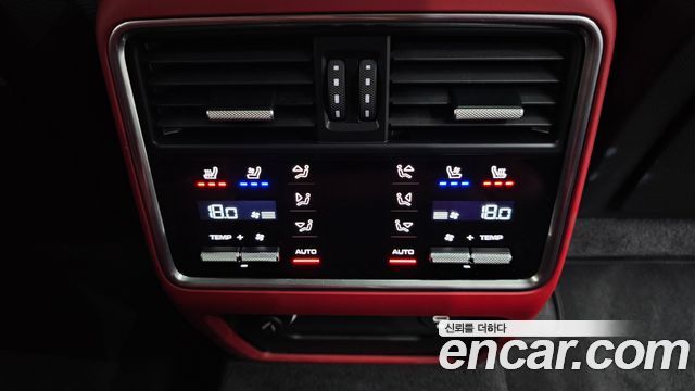 Porsche Cayenne 2021 — photo 36