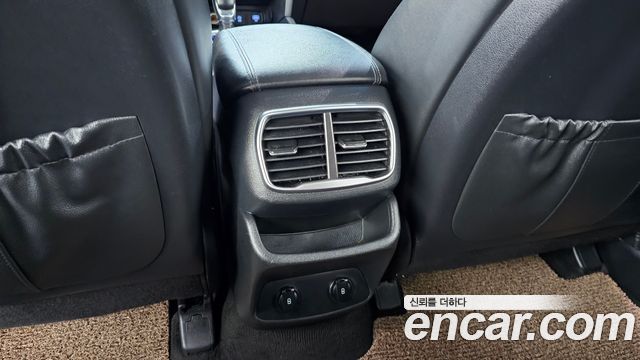 Hyundai Santafe 2019 — photo 28