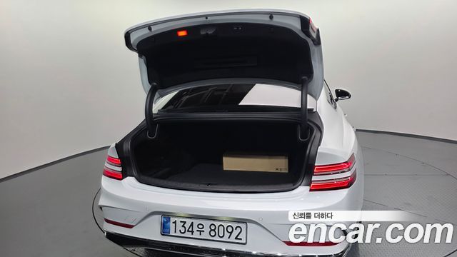 Genesis G80 2027 — photo 33