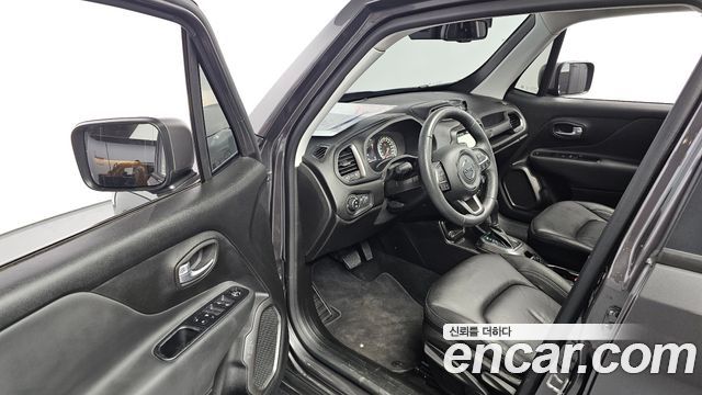 Jeep Renegade 2019 — photo 17