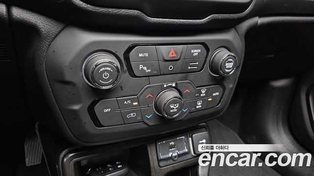 Jeep Renegade 2019 — photo 25