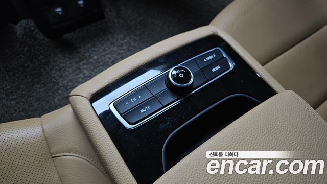 Kia K7 2020 — photo 31