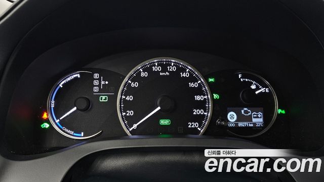 Lexus CT200h 2018 — photo 11