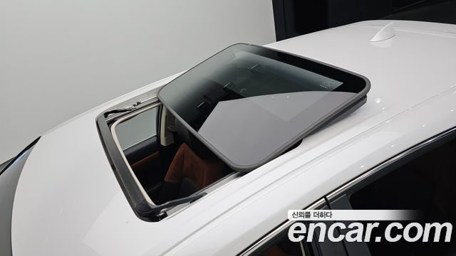 Lexus CT200h 2018 — photo 32