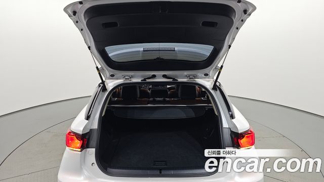 Lexus CT200h 2018 — photo 33