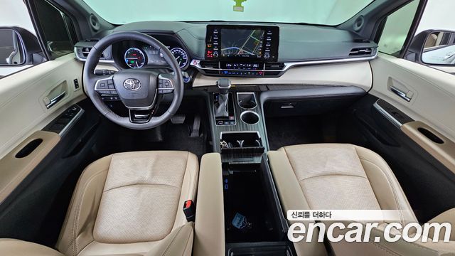 Toyota Sienna 2023 — photo 10