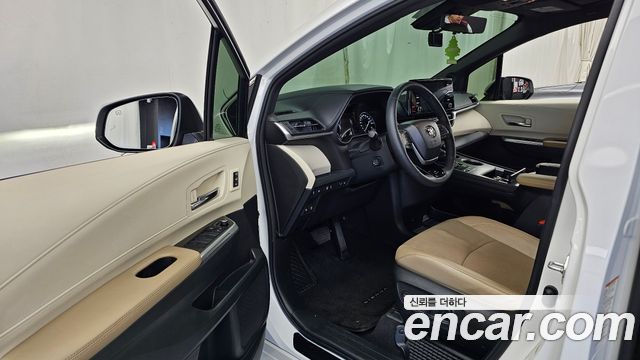 Toyota Sienna 2023 — photo 13