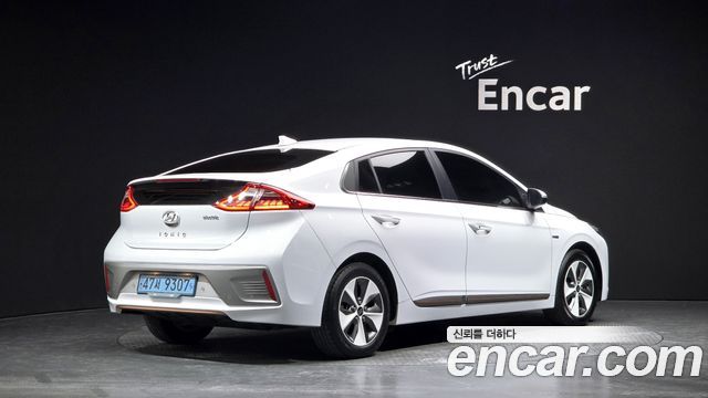 Hyundai Ioniq 2018 — photo 2