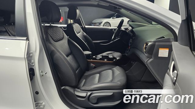 Hyundai Ioniq 2018 — photo 13