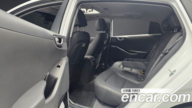 Hyundai Ioniq 2018 — photo 18