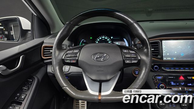 Hyundai Ioniq 2018 — photo 19