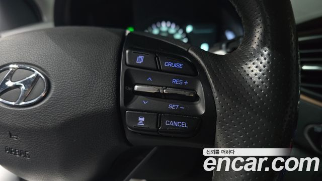 Hyundai Ioniq 2018 — photo 25