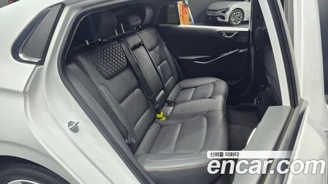 Hyundai Ioniq 2018 — photo 16
