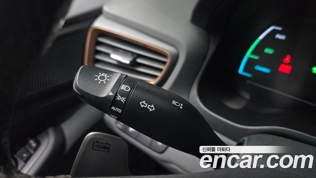 Hyundai Ioniq 2018 — photo 28