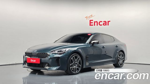 Kia Stinger 2023 — photo 1
