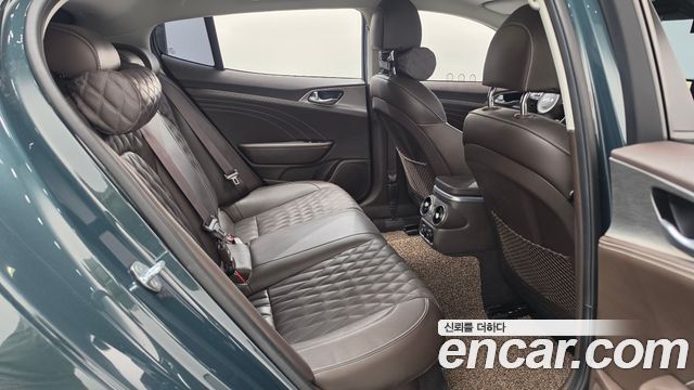 Kia Stinger 2023 — photo 17