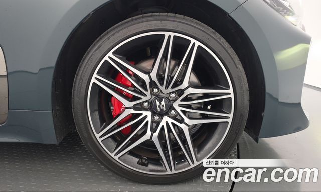 Kia Stinger 2023 — photo 7