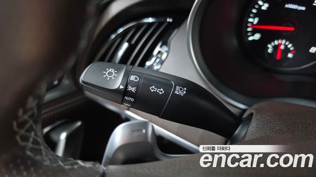 Kia Stinger 2023 — photo 29