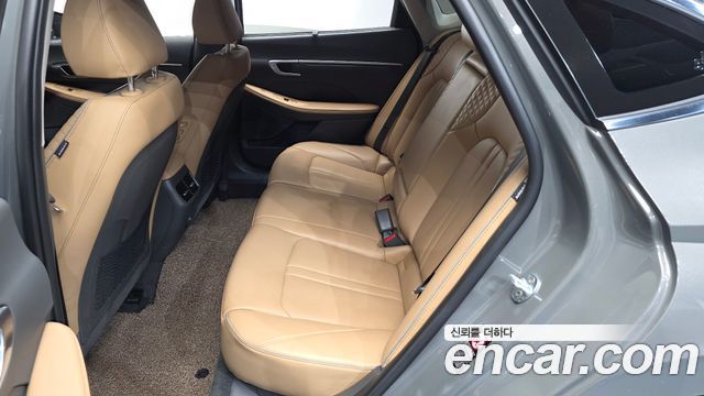 Hyundai Sonata 2022 — photo 17