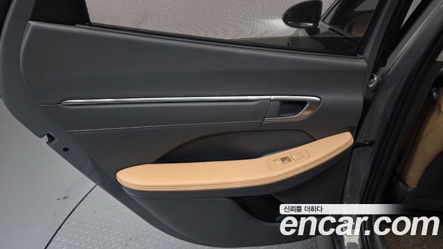 Hyundai Sonata 2022 — photo 15