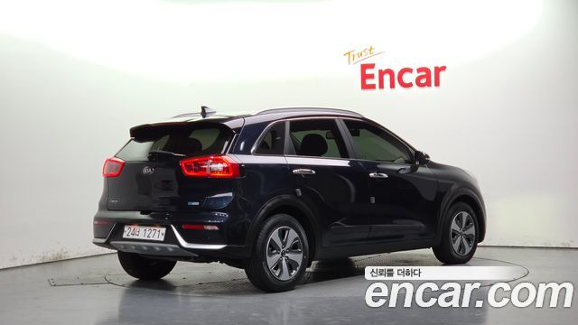Kia Niro 2018 — photo 2