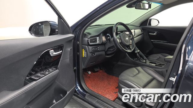 Kia Niro 2018 — photo 13