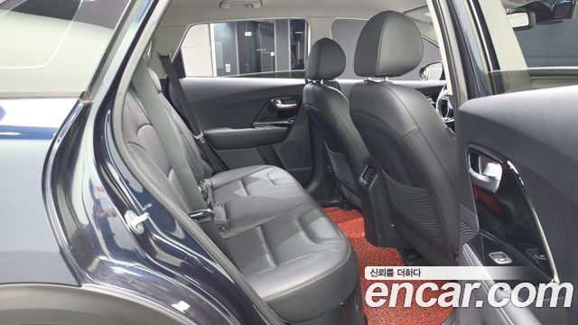 Kia Niro 2018 — photo 18
