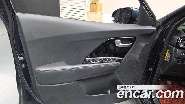Kia Niro 2018 — photo 14