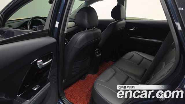 Kia Niro 2018 — photo 16