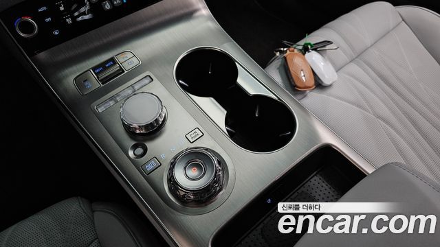 Genesis GV70 2025 — photo 12