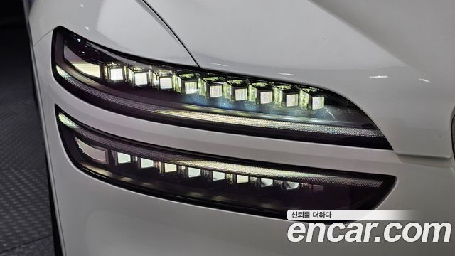 Genesis GV70 2025 — photo 8