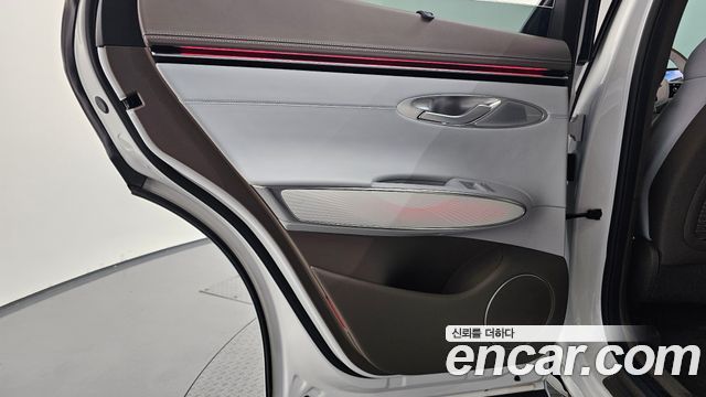 Genesis GV70 2025 — photo 15