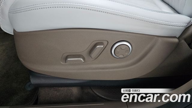 Genesis GV70 2025 — photo 30