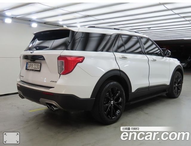 Ford Explorer 2021 — photo 2