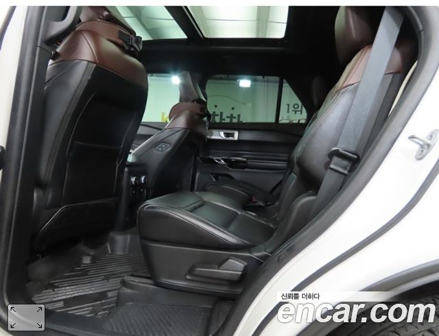 Ford Explorer 2021 — photo 11