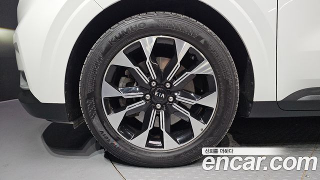 Kia Canival 2021 — photo 5