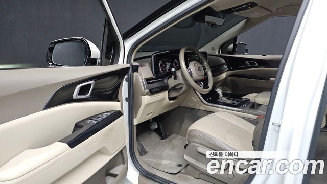 Kia Canival 2021 — photo 10