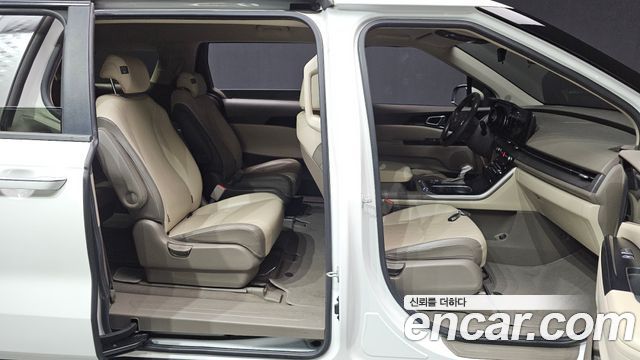 Kia Canival 2021 — photo 12