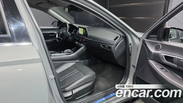 Hyundai Sonata 2022 — photo 11