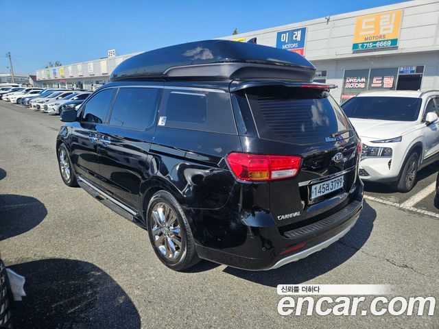 Kia Canival 2016 — photo 4