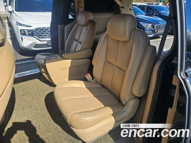 Kia Canival 2016 — photo 8