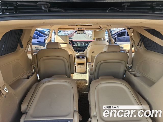 Kia Canival 2016 — photo 10