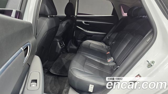 Hyundai Sonata 2020 — photo 17