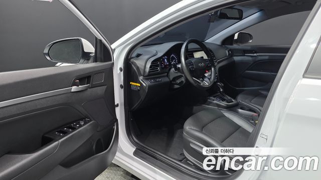 Hyundai AVANTE 2020 — photo 13