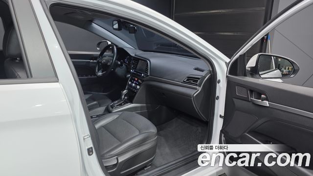 Hyundai AVANTE 2020 — photo 17