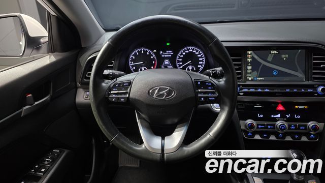 Hyundai AVANTE 2020 — photo 19